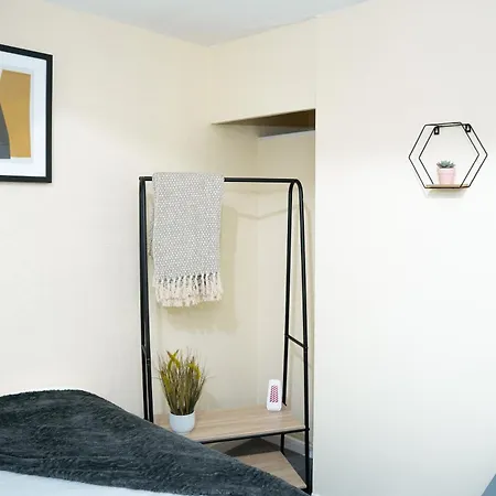 Apartment Modern Retreat Location Close To The