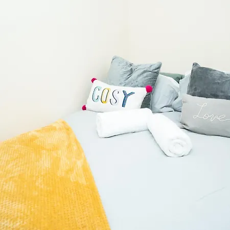 Modern Retreat Location Close To The * Leeds (West Yorkshire)